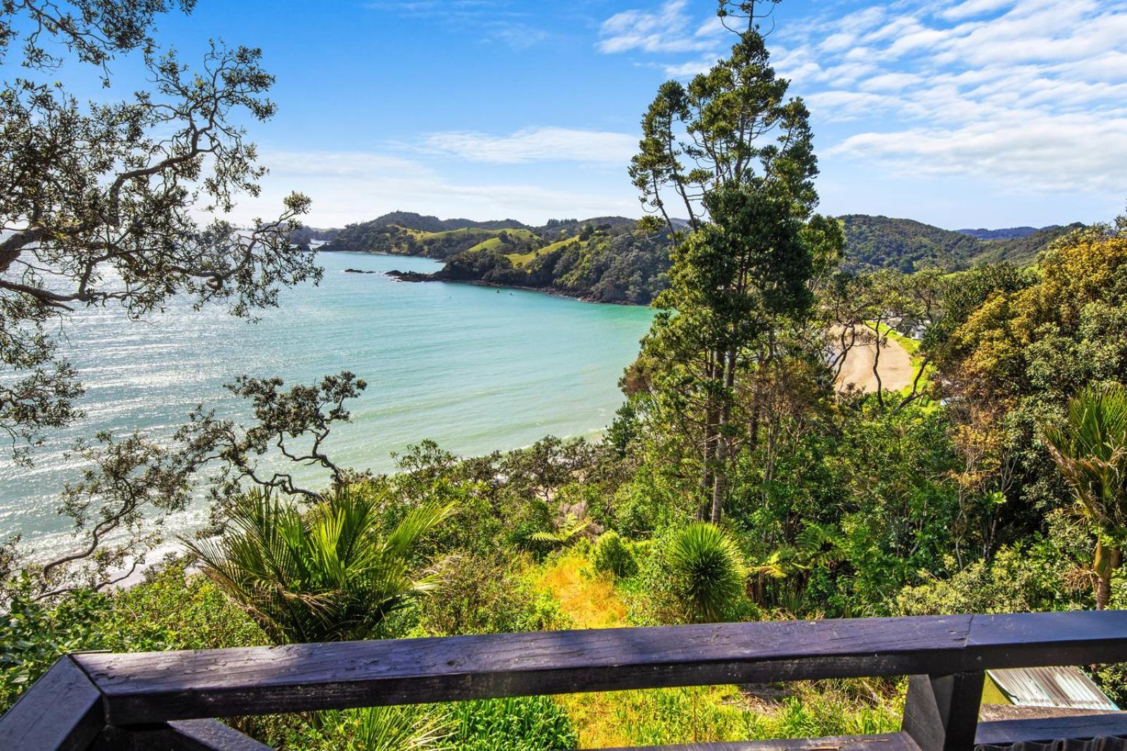 Bayview Beauty - Helena Bay Holiday Home Lyttelton Экстерьер фото